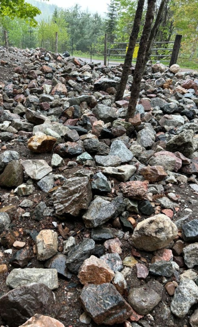 rocks, gems and minerals on the princess sodalite rock farm